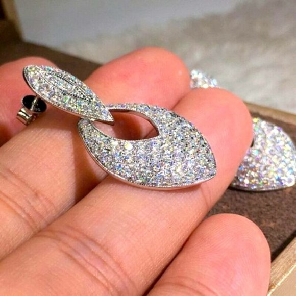 Gorgeous 925 Silver Sim. Diamond Drop Earrings - Picture 4 of 4